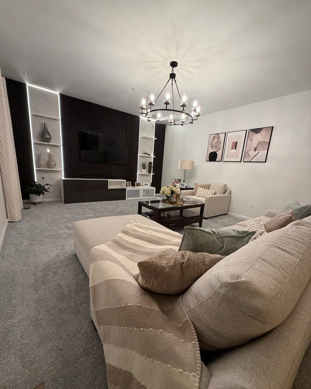 Finished modern living room with freshly cleaned carpet and seating